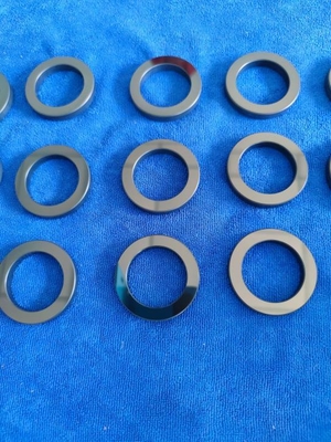 Cincin Dorong Silikon Karbida Unggul untuk Ketahanan Korosi Lingkungan Suhu Tinggi
